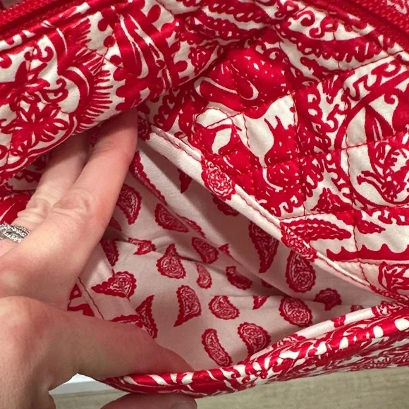 Vera Bradley Original Hipster in Paisley Key Red NWOT zipper purse bag - Picture 8 of 8